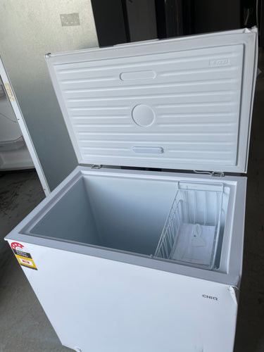 Factory second CHIQ 199 LITRE HYBRID CHEST FREEZER CCF199DW - Second Hand Appliances Geebung